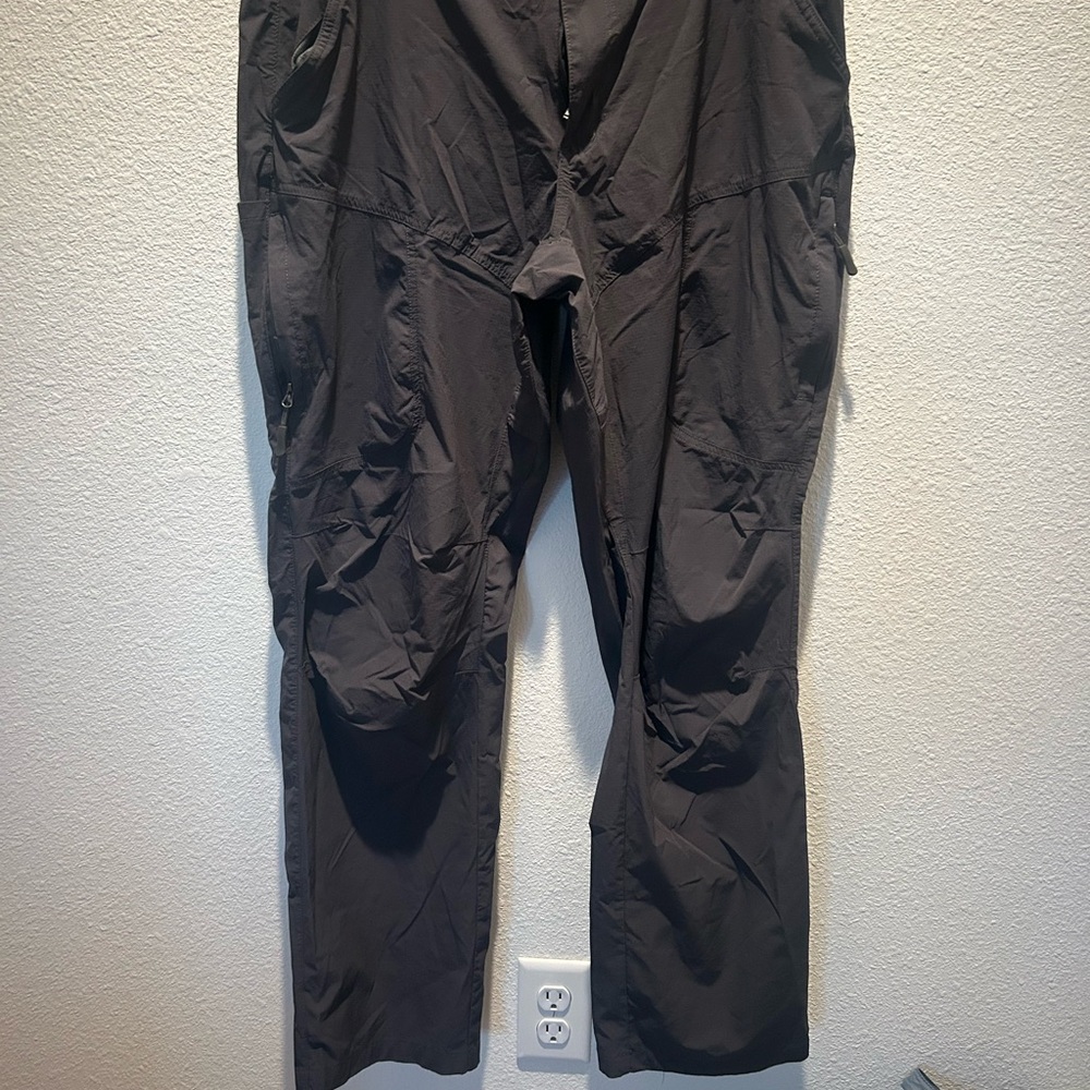 Amazon Men's Dark Gray Cargo Pants